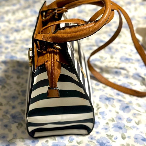 Call it Spring tote - Picture 4 of 7